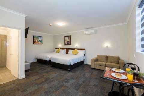 Photo: Gallery Hotel Photo: Gallery Hotel